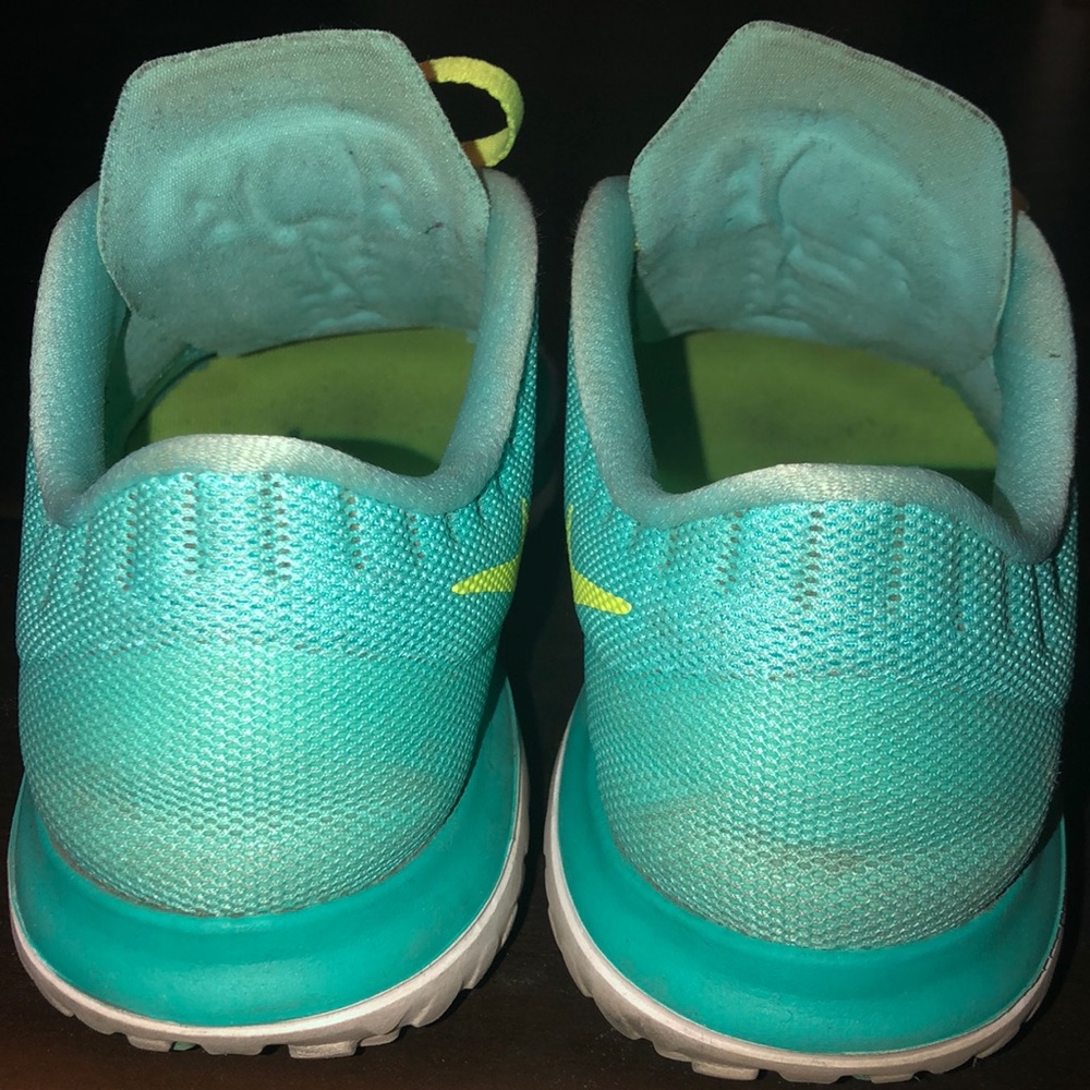 Women’s Nike sneakers